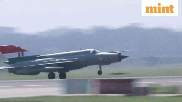 Historical farewell: MiG-21 from IAF receives the final flight after 6 decades of service Watch video | Tech Word News