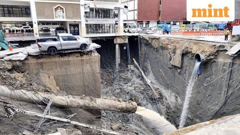 Massive Sinkhole opens in Bangkok, Swallows and Polar poles Watch a viral video | Tech Word News
