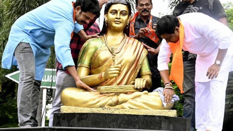 BJP leaders clean sculptures, memorials as part of Swachhatha Drive in Tirupati