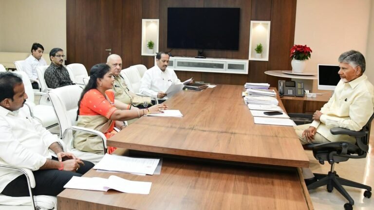 Chief Minister Chandrababu Naidu has ordered a speedy probe and severe punishment in the Kandukur murder case