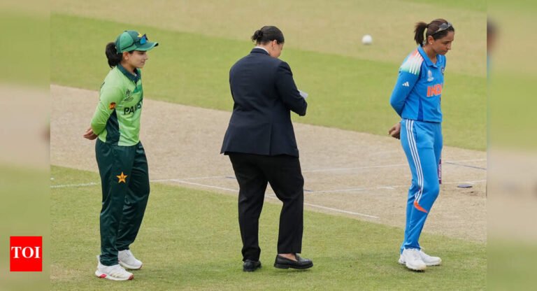 Did Pakistan won “unfairly” throwing against India? Controversial debate about the sparks call – watch | Cricket news – The Tech Word News