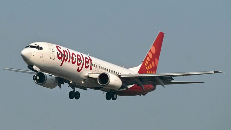 Panic in the air: Patna-bound SpiceJet flight SG 497 returns to Delhi due to technical glitch | Today’s news