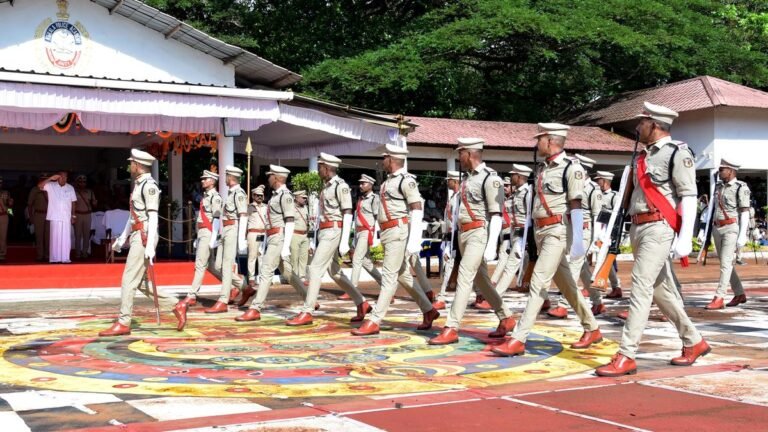 Police Kerala stands in people in times of crisis: Main Minister