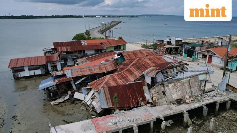 Today earthquake: Panicked People rushing from the office, schools like tremor Jolts Philippines | Watch videos | Tech Word News