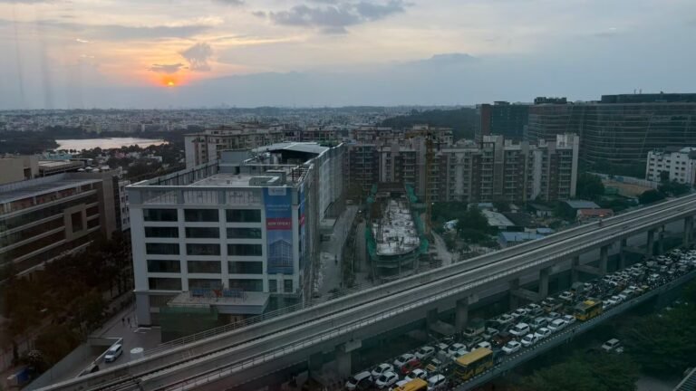 Massive traffic jam at Bengaluru’s Outer Ring Road when BMTC bus – watch | Tech Word News