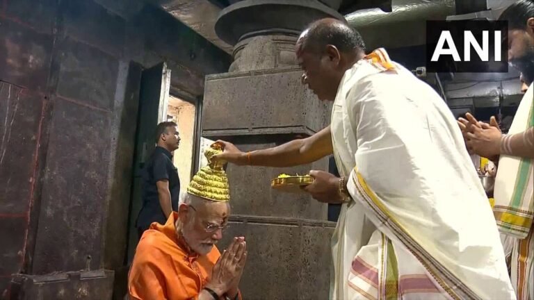 PM Modi offers prayers at the Mallikarjuna Swamy Temple in Andhra Pradesh’s Srisailam | Watch the video | Today’s news
