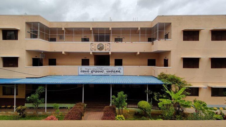 Since the crisis of premature completion of the studio to the model model: Director of Karnataka turns into a village school into success with CSR 3 GBP support