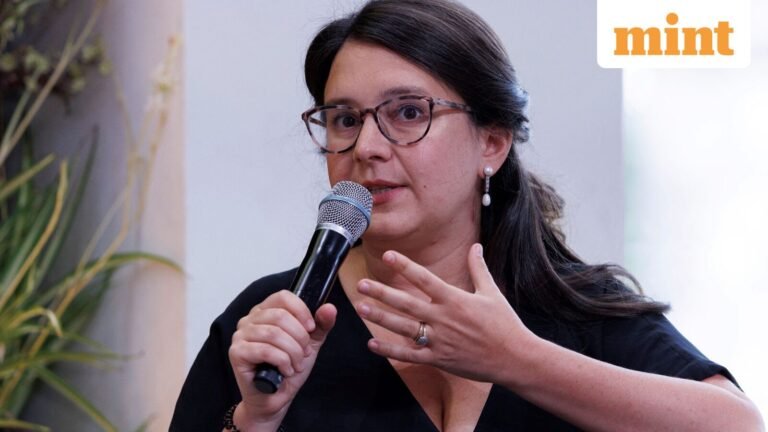 Who is Bari Weiss? Career and Views of the new editor -in -chief of CBS News | Tech Word News