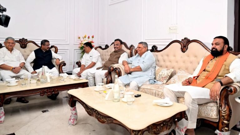 NDA is completing a bio -sharing seat sharing contract; BJP and JD (u) get each 101 seats