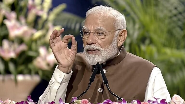 PM Modi launches two large agricultural schemes with an expenditure of 35,440 GBP, urge farmers to strengthen production
