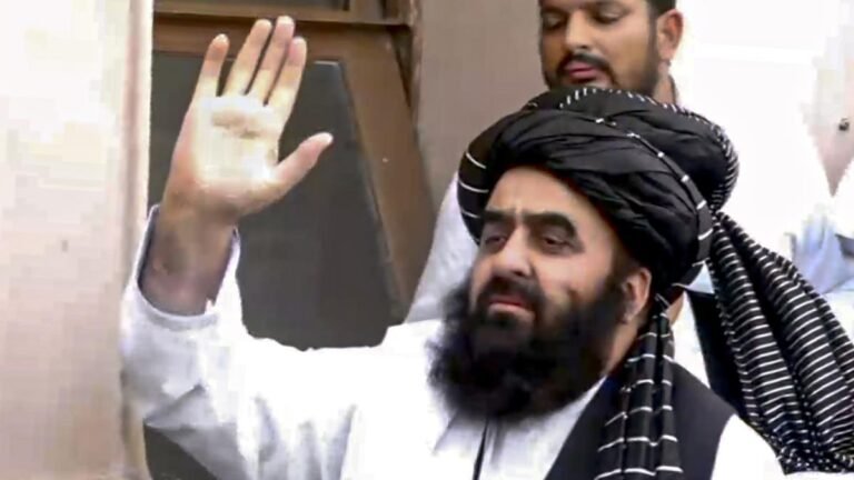 Afghan Foreign Minister is visited by Darul Uloom Deoband Islamic Seminar, Says Hope for stronger ties with India