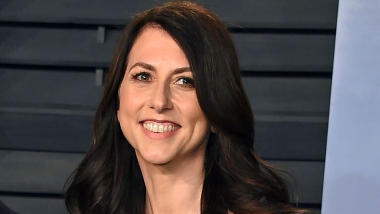 Former wife Jeff Bezos Mackenzie Scott gives a record of $ 42 million per $ 10,000 to help first -generation students | Tech Word News