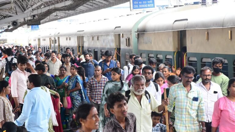 SCR Vijayawada Division creates a record shipping of 5.5 passengers in one day