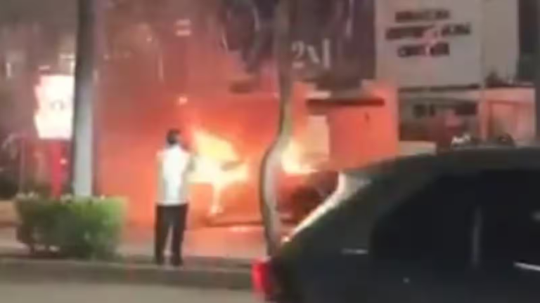 Ecuador: The explosion of the pickup on the busy street kills one, hurts two; Videos capture cool moments Watch | Tech Word News