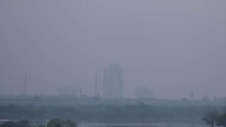 Delhi breathes again like a smoker! National Capital AQI thumbs closer to the category “poor” before winter Tech Word News