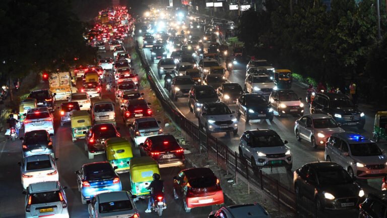 Massive traffic jam in Delhi-NCR on Dhanteras; air quality remains “bad” | Today’s news