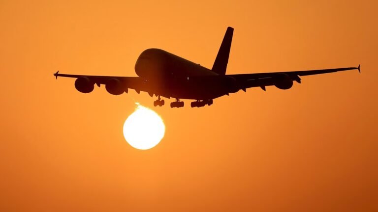 Indigo, Qatar Airways announces a special offer for tickets before Diwali; How to Book tickets for flight tickets Tech Word News