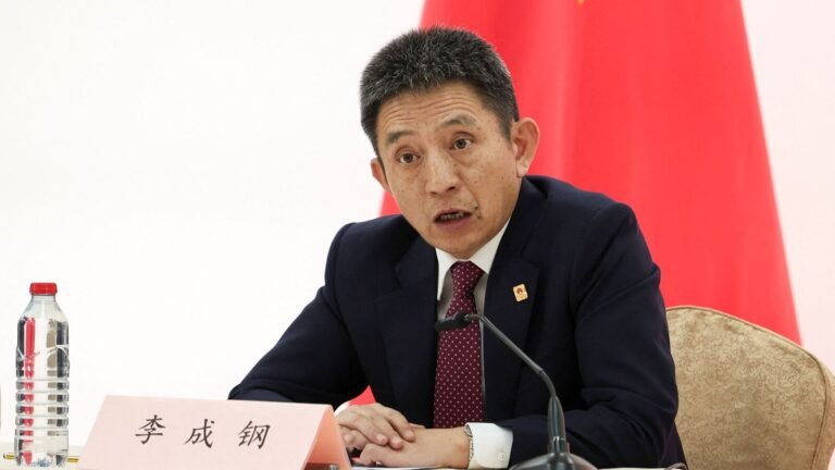 China’s top trade negotiator Li Chenggang removed from WTO post amid escalating tariff war with US | Today’s news