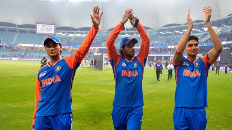 No virat kohli or Rohit Sharma but Indian vs aus 2. T20i in McG is not sold anyway