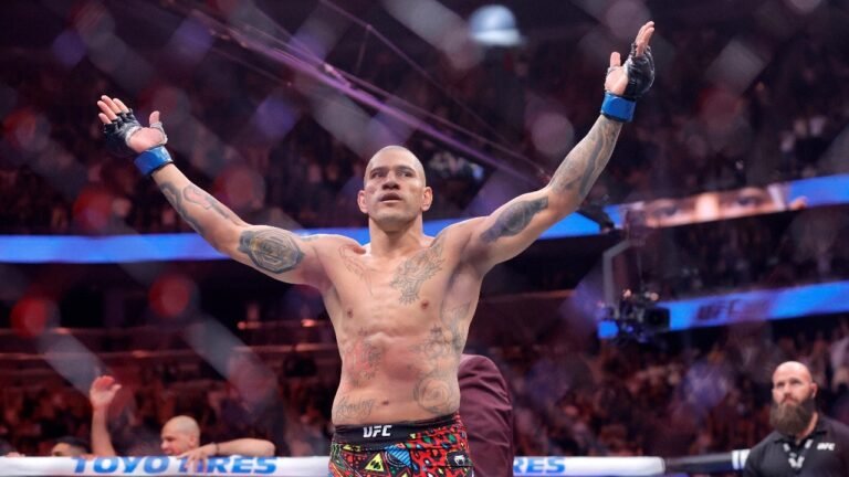 Alex Pereira gets his throne with 1. Bike Knockout Win vs Magomed Ankalaev