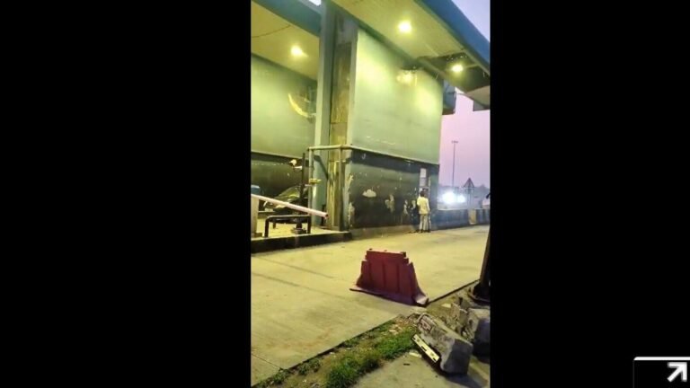 Diwali bonus series ignites mayhem on Agra-Lucknow highway; motorists have a free pass as angry toll officials open the gates | Today’s news