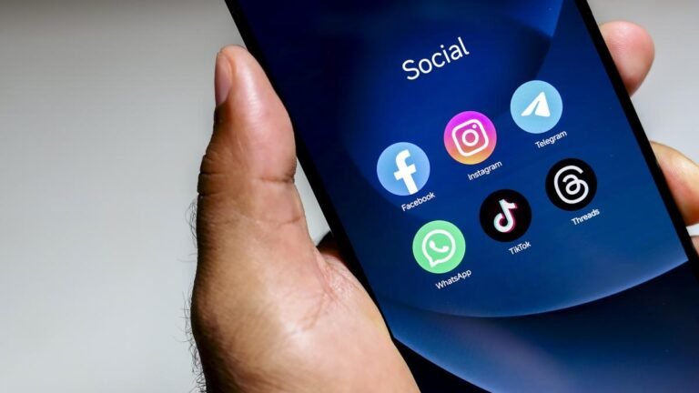 The J&K government will remove an officer who has imposed a graft of social media without consent