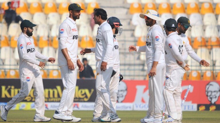 Pakistan vs. South Africa Live Cricket Score, 1 Test Day 3 Updates from Karachi