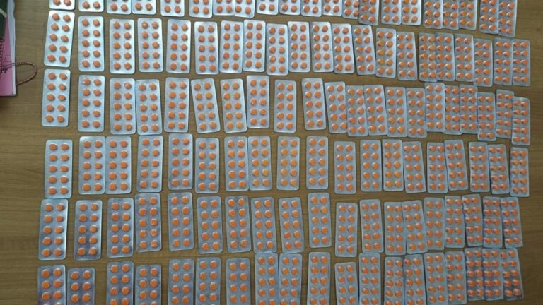 The gang held for holding over 2000 narcotic tablets near the station Katpadi