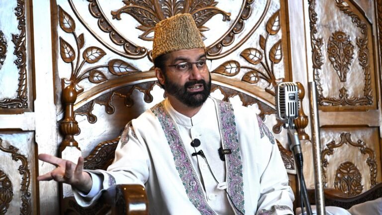 Punish those behind ‘mistakes’ that led to Kashmir police station blast: Mirwaiz, Ruhullah