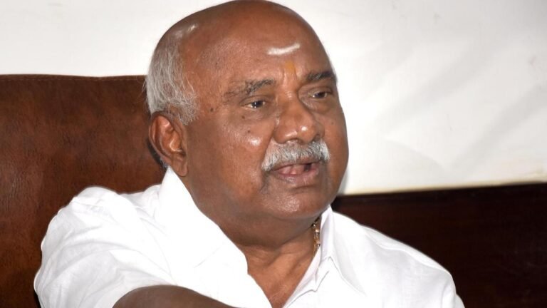 bats Vishwanath to transfer power to DKS; calls on the CM to deny the pact before the deity