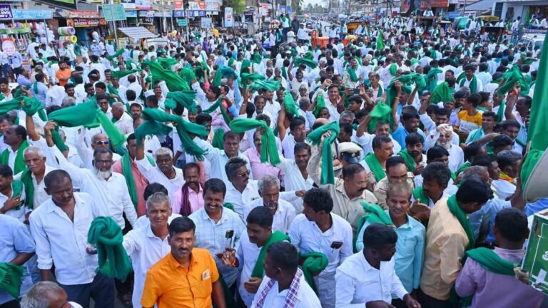 Maize farmers stage protests in Kittur Karnataka