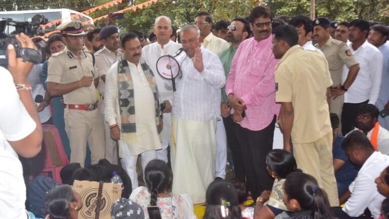 The job seekers called off the protest after assurances from minister Ramalinga Reddy