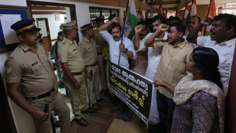 Several users of online forms for enumeration of SIR in Ernakulam