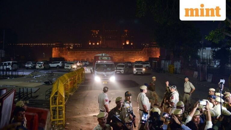 Delhi Traffic Alert! Security around sensitive areas beefed up after explosion near Red Fort; check routes to avoid | Today’s news