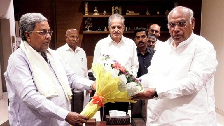 Siddaramaiah meets Kharg to resolve impasse over cabinet reshuffle and power sharing