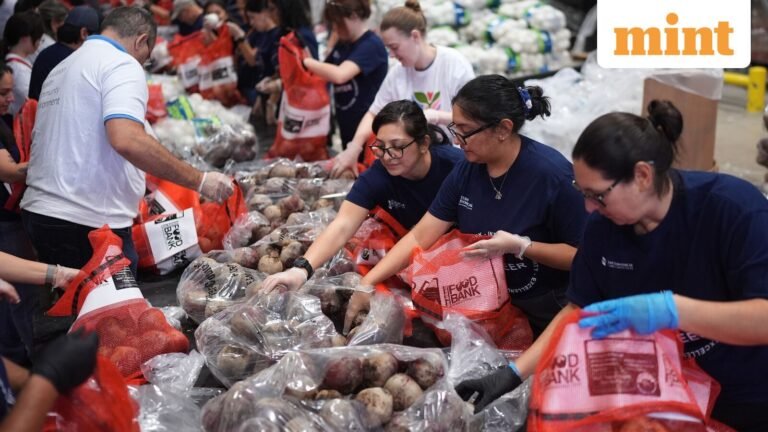 The Trump administration ordered in November to fully fund SNAP benefits for low-income Americans | Today’s news