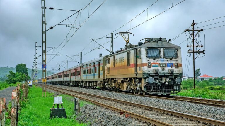 Indian Railways is sponsoring an online store ‘Aabhar’ in an effort to encourage local artisans