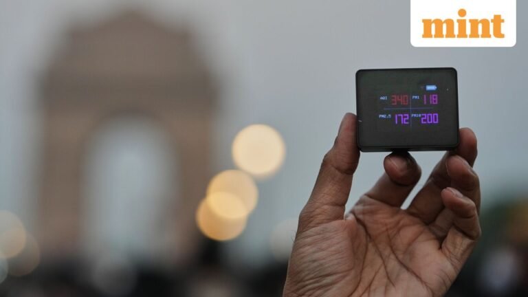 Toxic air sends employees running for the hills, air purifiers fly off the shelves