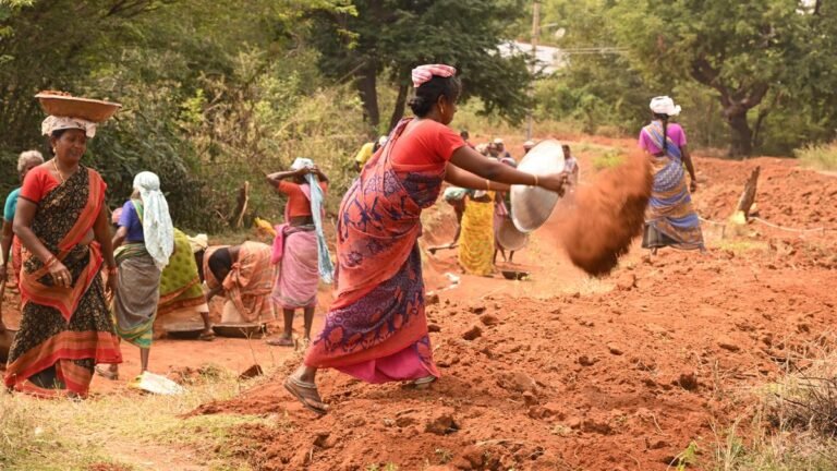 Between October 10 and November 14, 27 thousand MGNREGA employees were removed