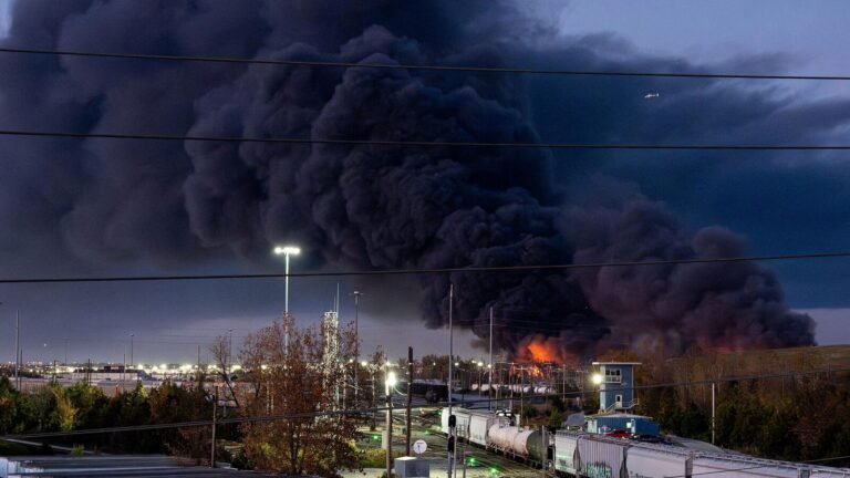 UPS plane crash: MD-11 jet explodes in huge fireball near Louisville airport, heartbreaking video emerges | 10 points | Today’s news