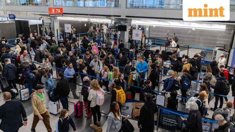 Thanksgiving travel disrupted: Winter storm hits Chicago O’Hare with record snowfall, hundreds of flights canceled | Today’s news