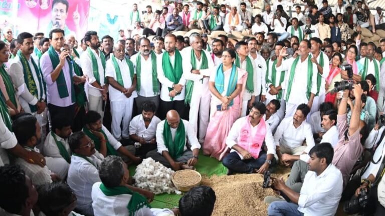 KTR, Harish and other BRS leaders visit cotton supply centers and demand lifting of curbs