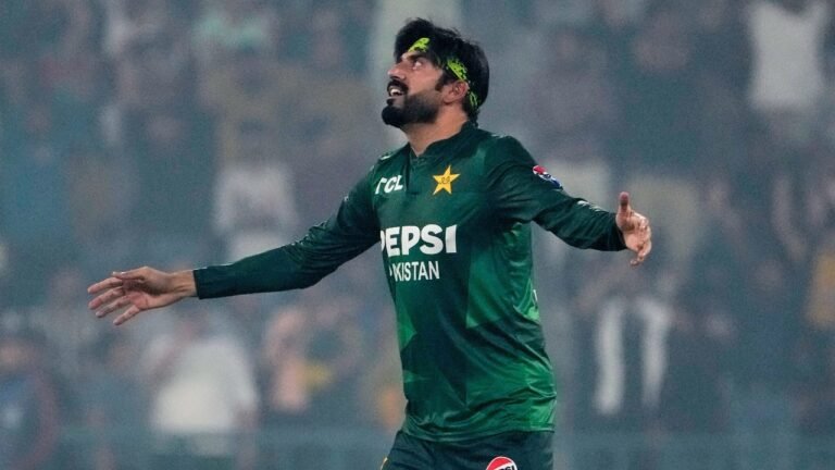 Clinical Pakistan push Zimbabwe into final of T20I tri-series