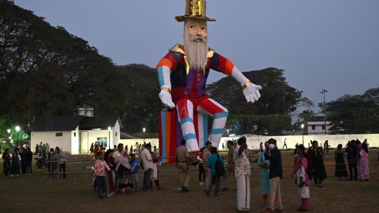 Pappanji will be lit at two places in Fort Kochi on New Year this year