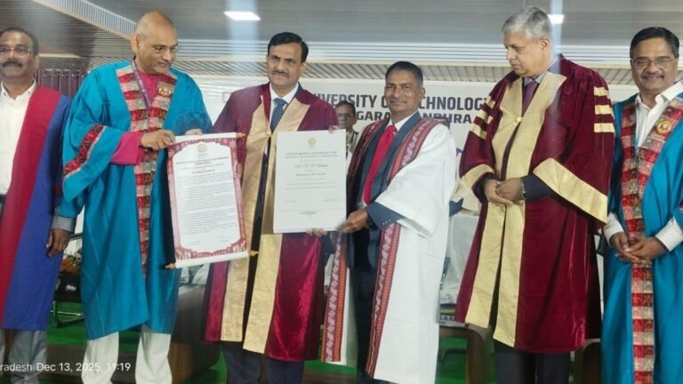 Use technology wisely to achieve goals, UPSSSC chairman tells students