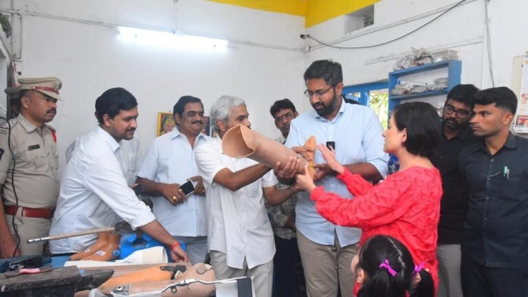 The Australian Consulate General donates limbs to 600 physically disabled people