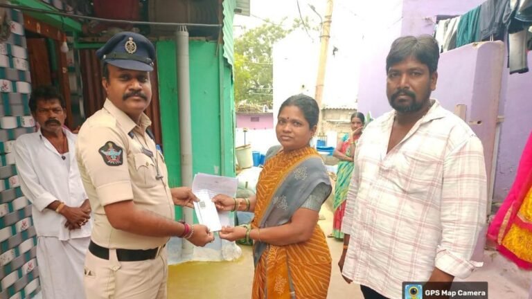 1,025 refurbished mobile phones worth 2.3 cr. handed over to the owners on the doorstep