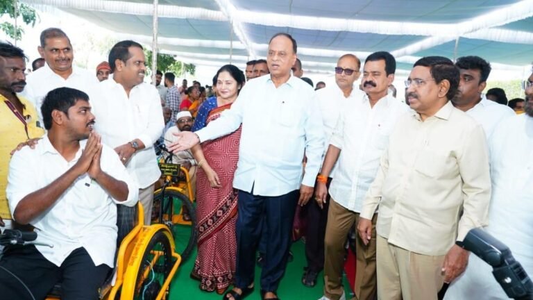 Vemireddy accuses Jagan of politicizing compassion