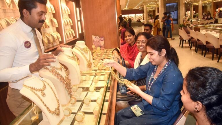 Gold price hits ₹1 lakh per sovereign, buyers feel the pinch