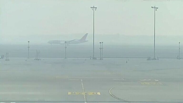 Thick smog blankets Delhi amid ‘severe’ AQI; departure may take a little longer | Today’s news